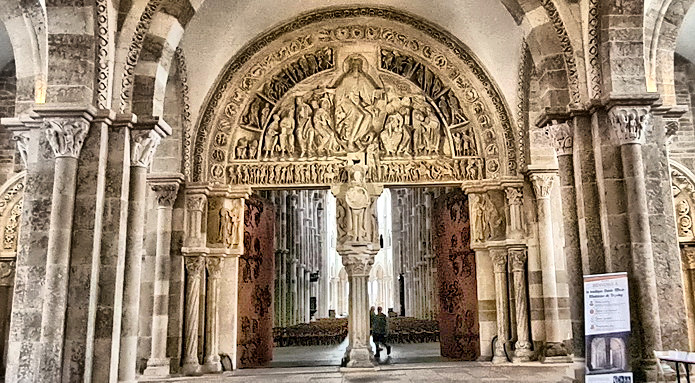 Interior Catedral Vezelay
